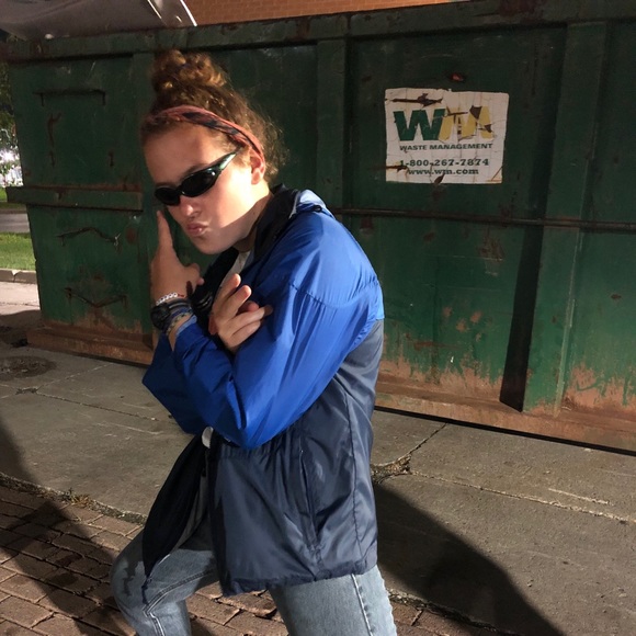 Meet your Posher, Stephanie - Picture 1 of 1